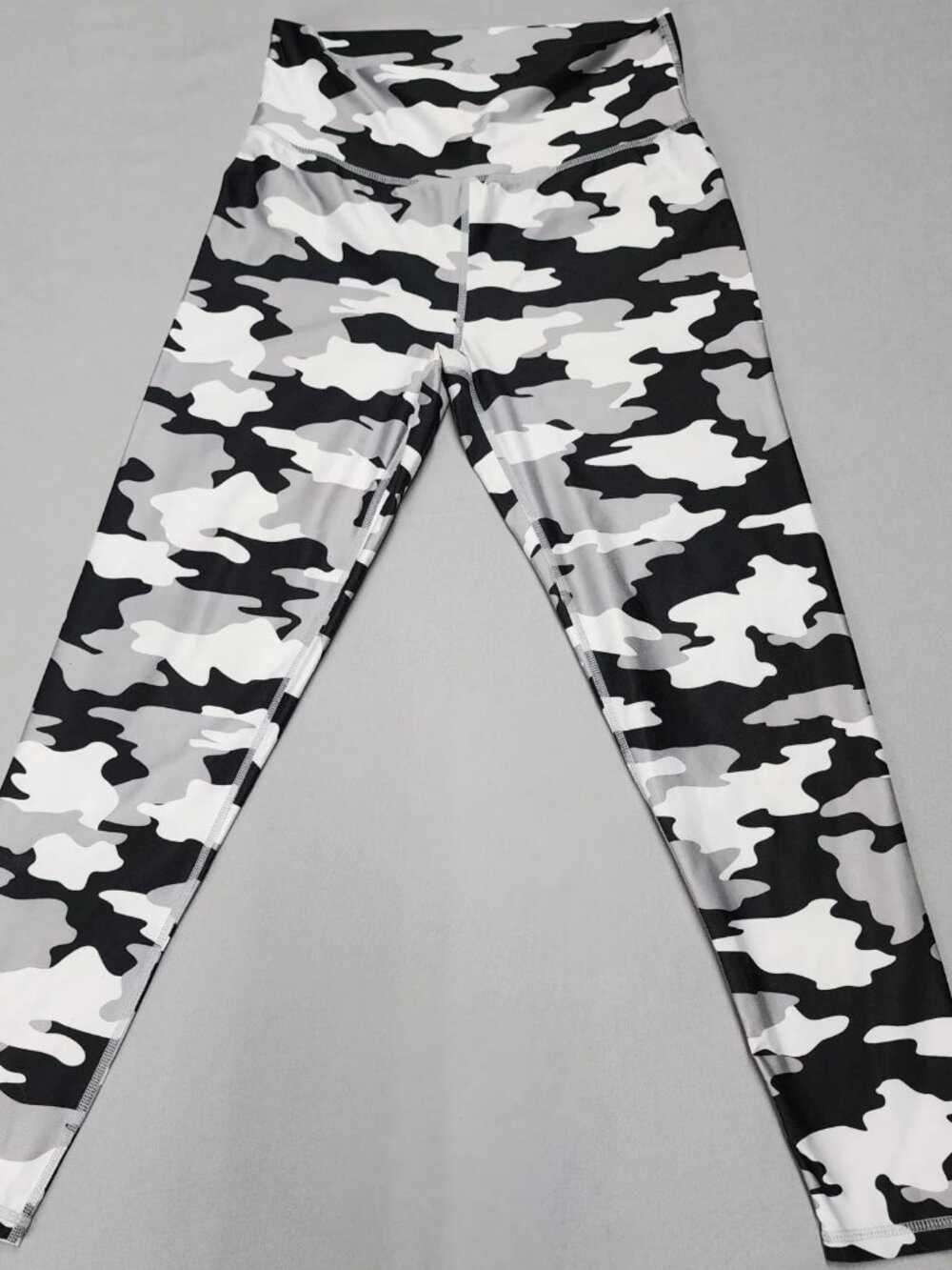 Kyodan Womens Size M High Rise Camo Leggings Compression Stretch Activewear